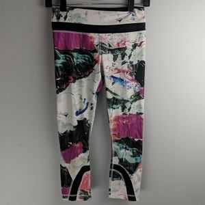 Lululemon size 4 run inspire crop.